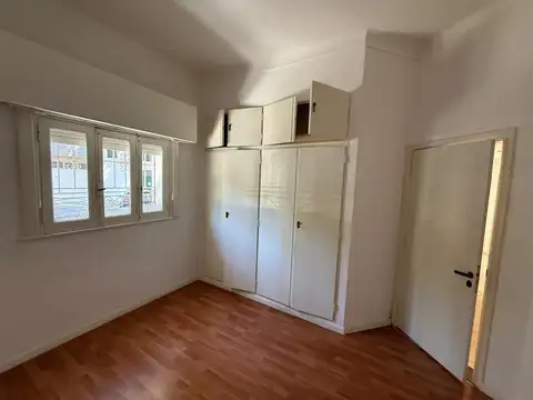 Oficina 5 ambientes con 3 baños