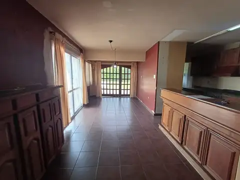 Casa 4 ambientes con 3 baños