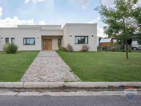Casa en Venta en Haras Santa Maria, USD 240.000