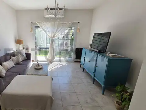 VENTA DÚPLEX 4 AMBIENTES EN ITUZAINGÓ NORTE CON JARDÍN Y COCHERA - APTO CRÉDITO - ACEPTA PERMUTA