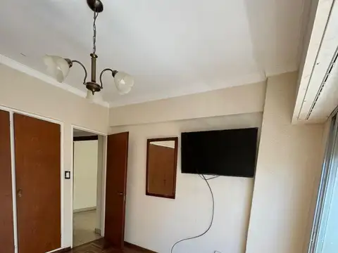 2 AMBIENTES A LA CALLE