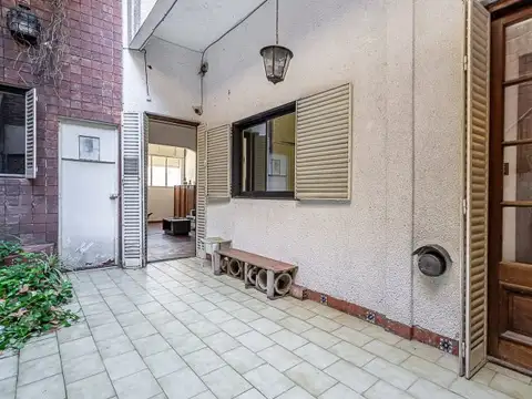 PH EN VENTA CON PATIO BOYACA Y AVELLANEDA. APTO PROFESIONAL