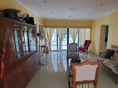 Casa 4 ambientes con 3 baños
