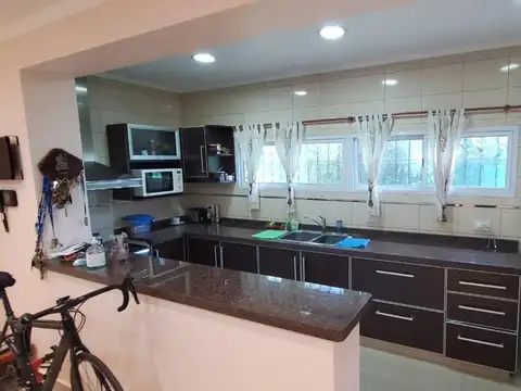 Casa en Venta en Guernica, USD 200.000