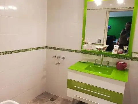 Casa en venta - 3 Dormitorios 4 Baños - 310mts2 - Guernica