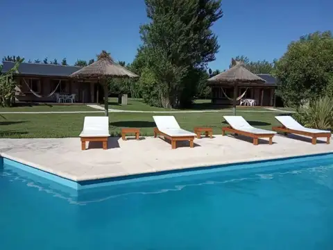 Complejo De Cabañas En Tomas Hofre