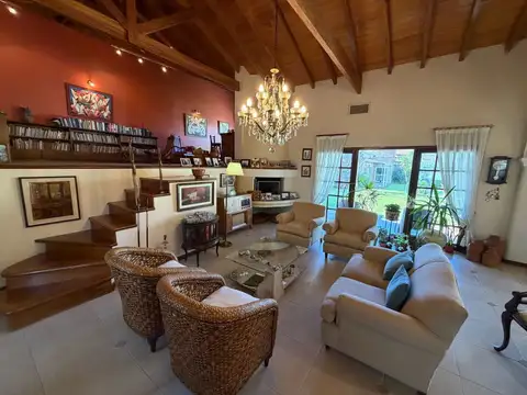 Casa 3 ambientes con 4 baños
