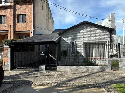 Casa en Venta en La Lucila, USD 395.000