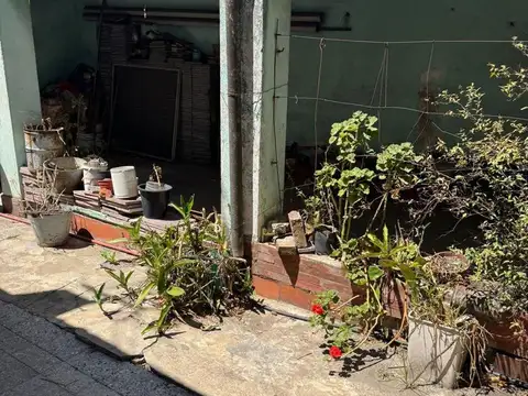 CASA EN LANUS A REFACIONAR