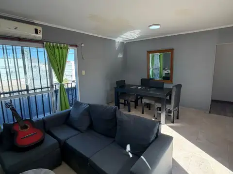 Departamento dos ambientes con balcon al frente