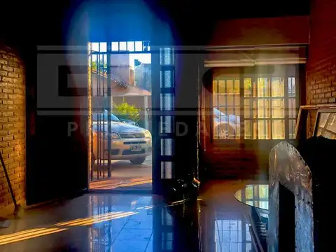 Rio de Janeiro al 900 entre Mariano Ezpeleta y Catamarca