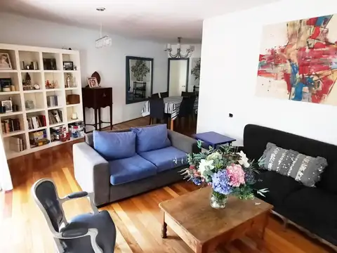 Piso 4 dormitorios, servicio, baulera y cochera