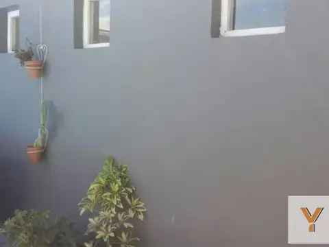 Casa en venta - 3 dormitorios 2 baños - Cochera - 288mts -  Berisso