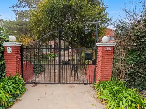 VENTA CASA QUINTA CON PILETA - PONTEVEDRA