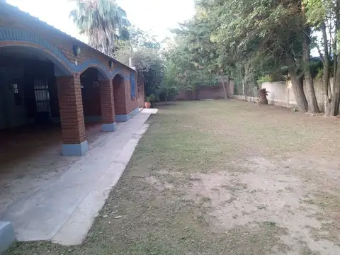 CASA QUINTA CON CANCHA DE TENIS EN SAUCE