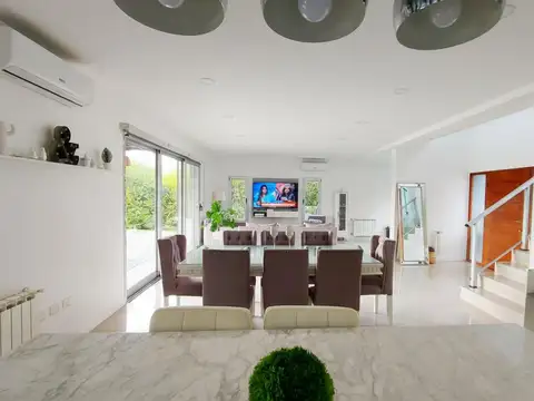 Casa 4 ambientes Barrancas de Iraola, Berazategui, Hudson