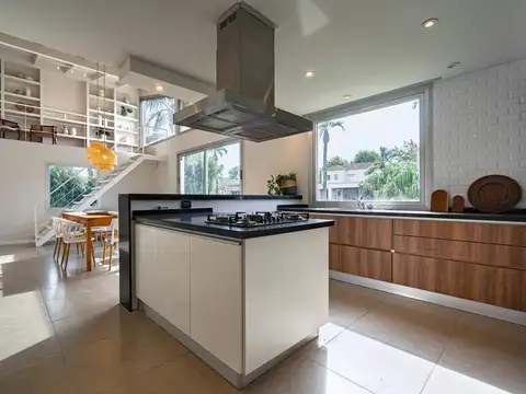 Funes Hills Miraflores