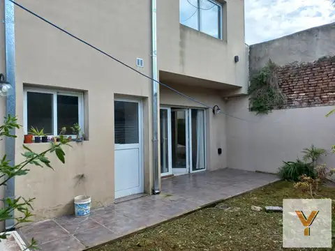 Depto Tipo Casa en Venta de 5 ambientes