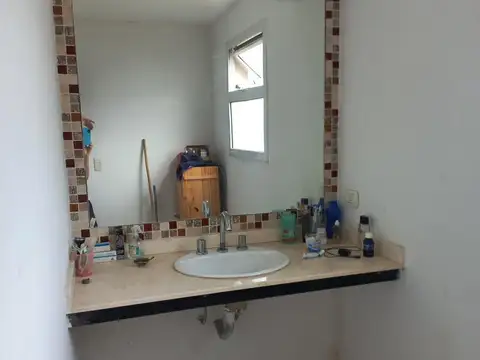 Depto Tipo Casa 5 ambientes con 2 baños