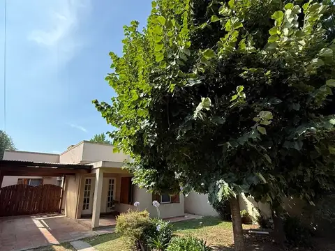 Casa Chalet  en Venta en Luján, G.B.A. Zona Oeste, Argentina