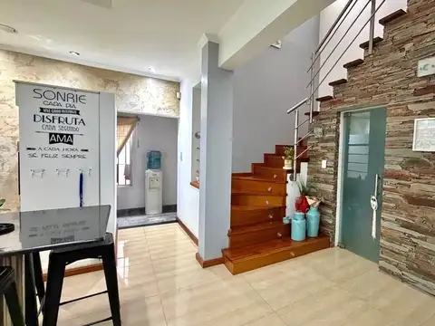 Casa 6 ambientes con 3 baños