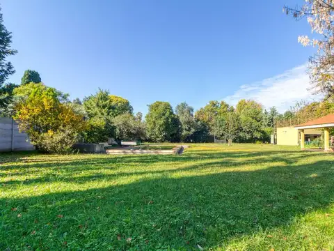 Venta Casa Quinta c/Pileta Terreno 950m2-La Reja