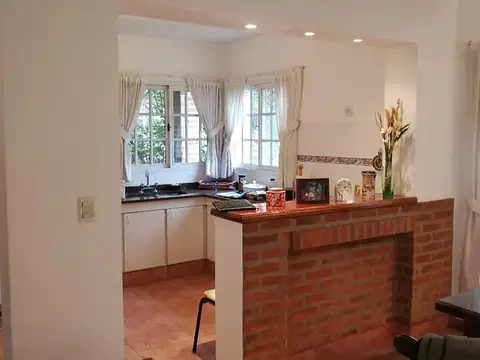 Casa 3 ambientes con 2 baños