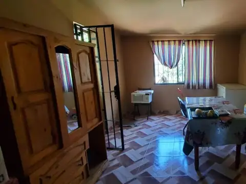 Casa 5 ambientes con 1 baño