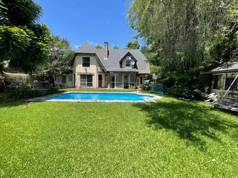 Casa en Venta con 1 cochera