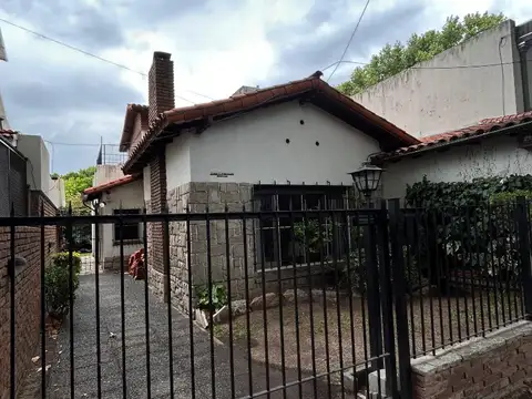 Juan B Justo 923, Vicente López. Chalet en 2 Plantas de 7 Ambientes.