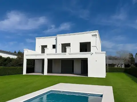 Casa en Venta a la laguna en Barrio San Matías, Escobar