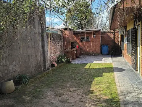 Casa 4 ambientes con 1 baño