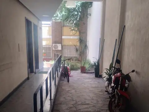 Avenida Peron  al 2200
