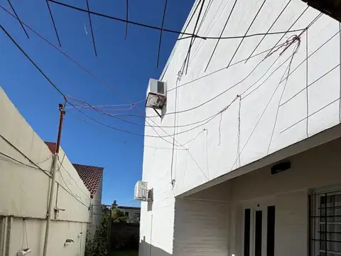 Depto Tipo Casa en Venta de 6 ambientes
