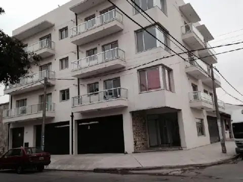 Departamento en Alquiler con 1 cochera