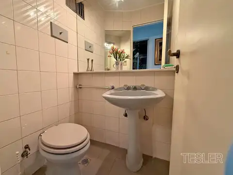 Departamento 6 ambientes con 2 baños