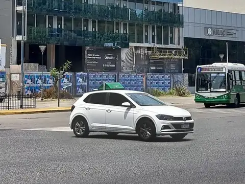 Avenida Paseo Colón 100