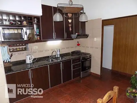 CHALET 5 AMBIENTES