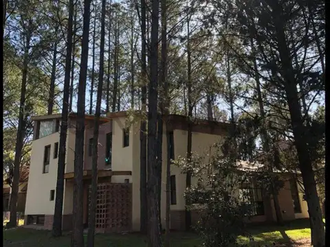 Alborada 1050 , Piso 0