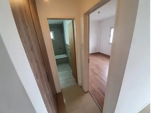 Departamento 2 ambientes con 2 cocheras - Lanus Oeste.