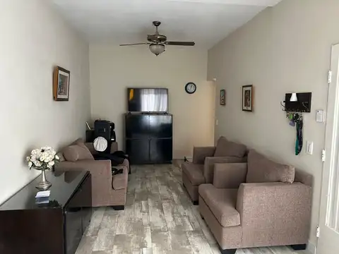 VENTA CASA  CUATRO  AMBIENTES  QUINCHO PARRILLA PISCINA APTA CREDITO  HAEDO