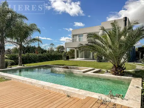Excelente Casa en venta A LA LAGUNA en La Comarca, Bancalari