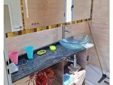 CASA 2 DORMITORIOS CON PISCINA BARRIO LAS TARDES ROLDAN