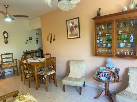 1 DE MAYO 100, Piso 2