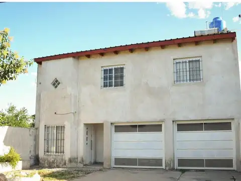 Casa 5 ambientes con 2 baños