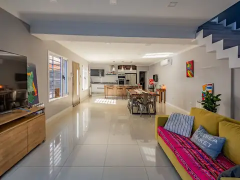 Depto Tipo Casa en Venta de 4 dormitorios