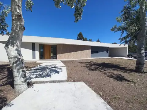 Venta de hermosa casa en haras del sur II