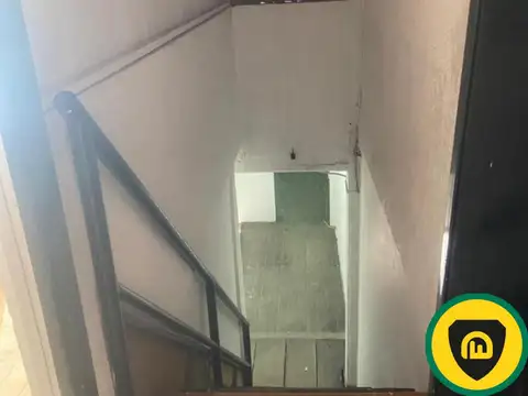 LOCAL USO MULTIPLE  PB + SALON DE PA -Av Peron al 4700