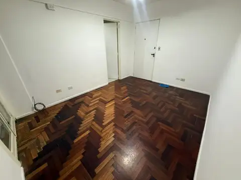 Acevedo 200, Piso 1