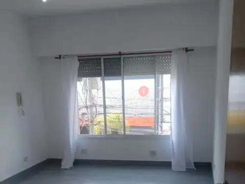 Venta de local en el centro de Tigre, lote apto edificio